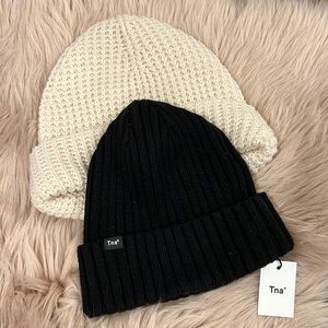 Aritzia TNA hat bundle